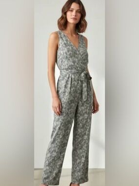 Anthropology “Cloth and Stone” Collection 
Women’s  Leopard Print Jumpsuit Sz L